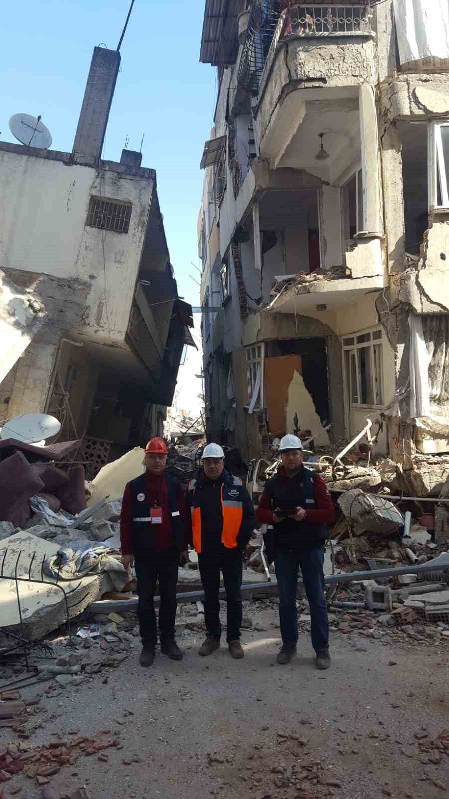 SCÜ akademisyenleri Hatay’da hasar tespiti yapıyor