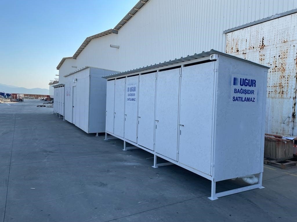 Uğur Soğutma’dan deprem bölgesine seyyar banyo ve tuvalet desteği