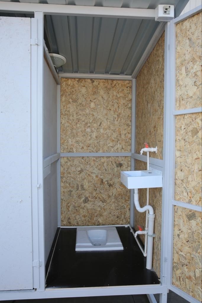 Uğur Soğutma’dan deprem bölgesine seyyar banyo ve tuvalet desteği