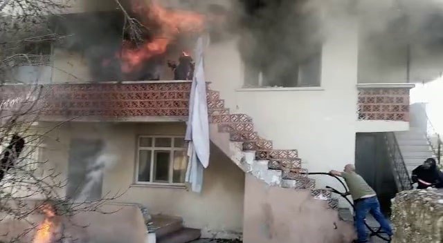 Yangında hayatını kaybetmişti, son yolculuğuna uğurlandı