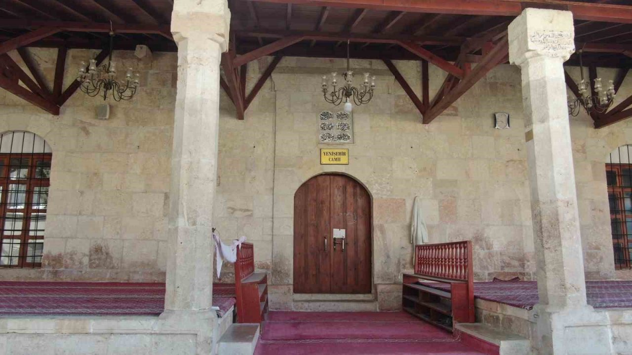 124 yıllık tarihi cami, dayanıklılığıyla depremlere meydan okuyor