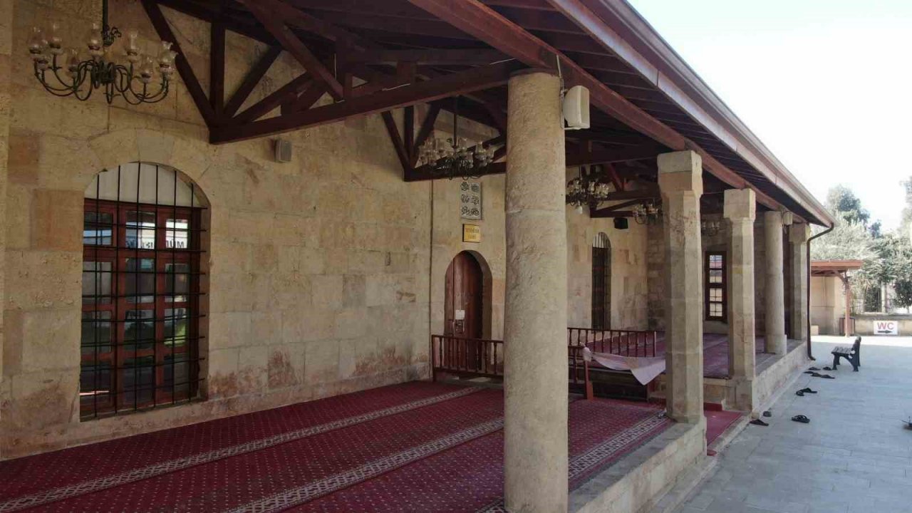 124 yıllık tarihi cami, dayanıklılığıyla depremlere meydan okuyor