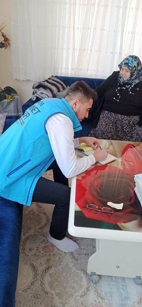 Umre ziyareti için biriktirdiği parayı depremzedelere bağışladı