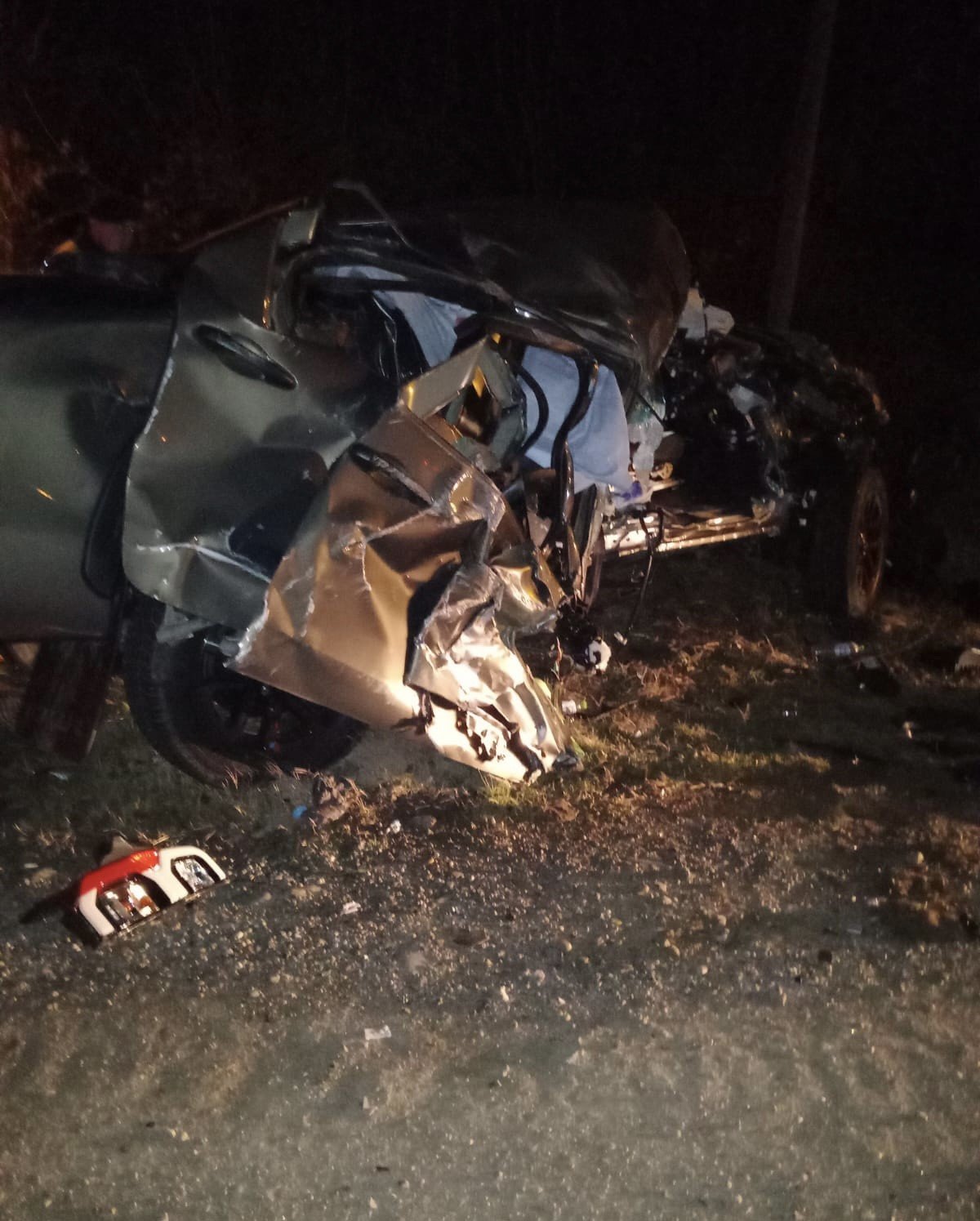 Alkollü sürücü hurdaya dönen otomobilden yaralı olarak kurtarıldı