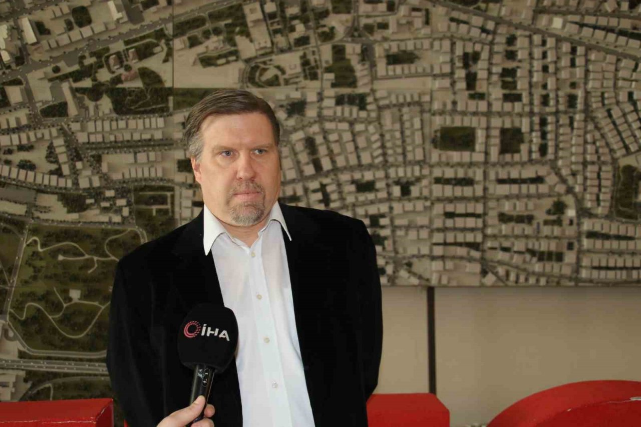 İncelemelerde bulunmak üzere bölgeye giden ilk ekiplerden biri Atılım Üniversitesi İnşaat Mühendisliği Fakültesi oldu