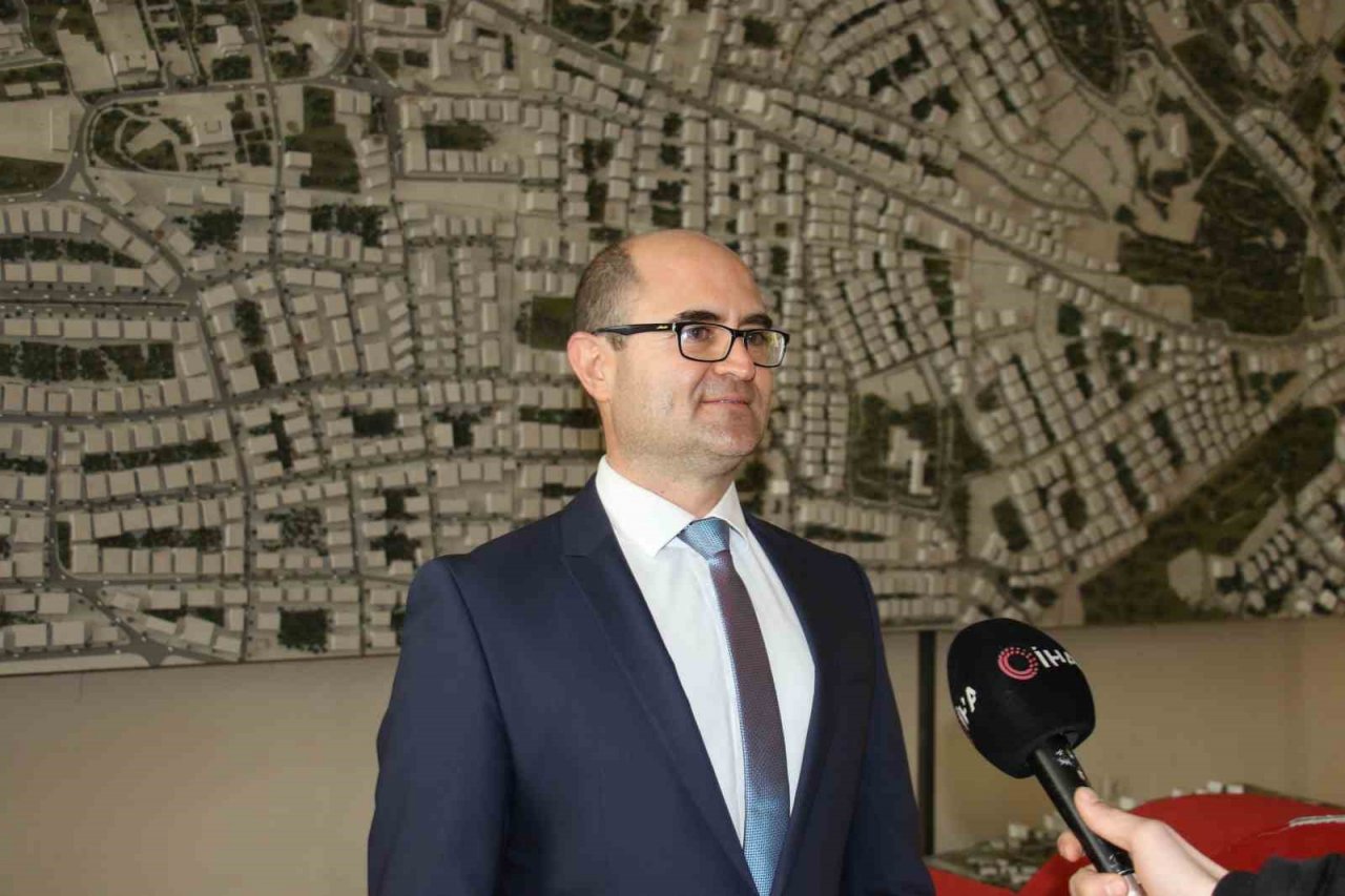 İncelemelerde bulunmak üzere bölgeye giden ilk ekiplerden biri Atılım Üniversitesi İnşaat Mühendisliği Fakültesi oldu