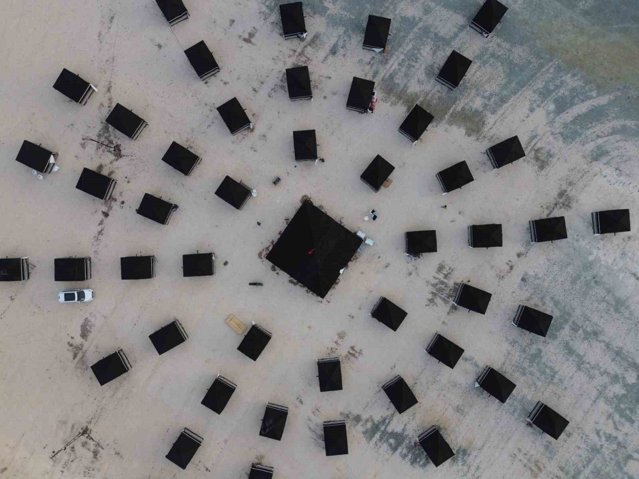 Bozdoğan “Yörük Çadırları” depremzedeleri ısıtıyor