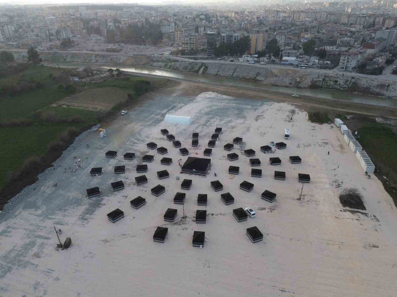 Bozdoğan “Yörük Çadırları” depremzedeleri ısıtıyor