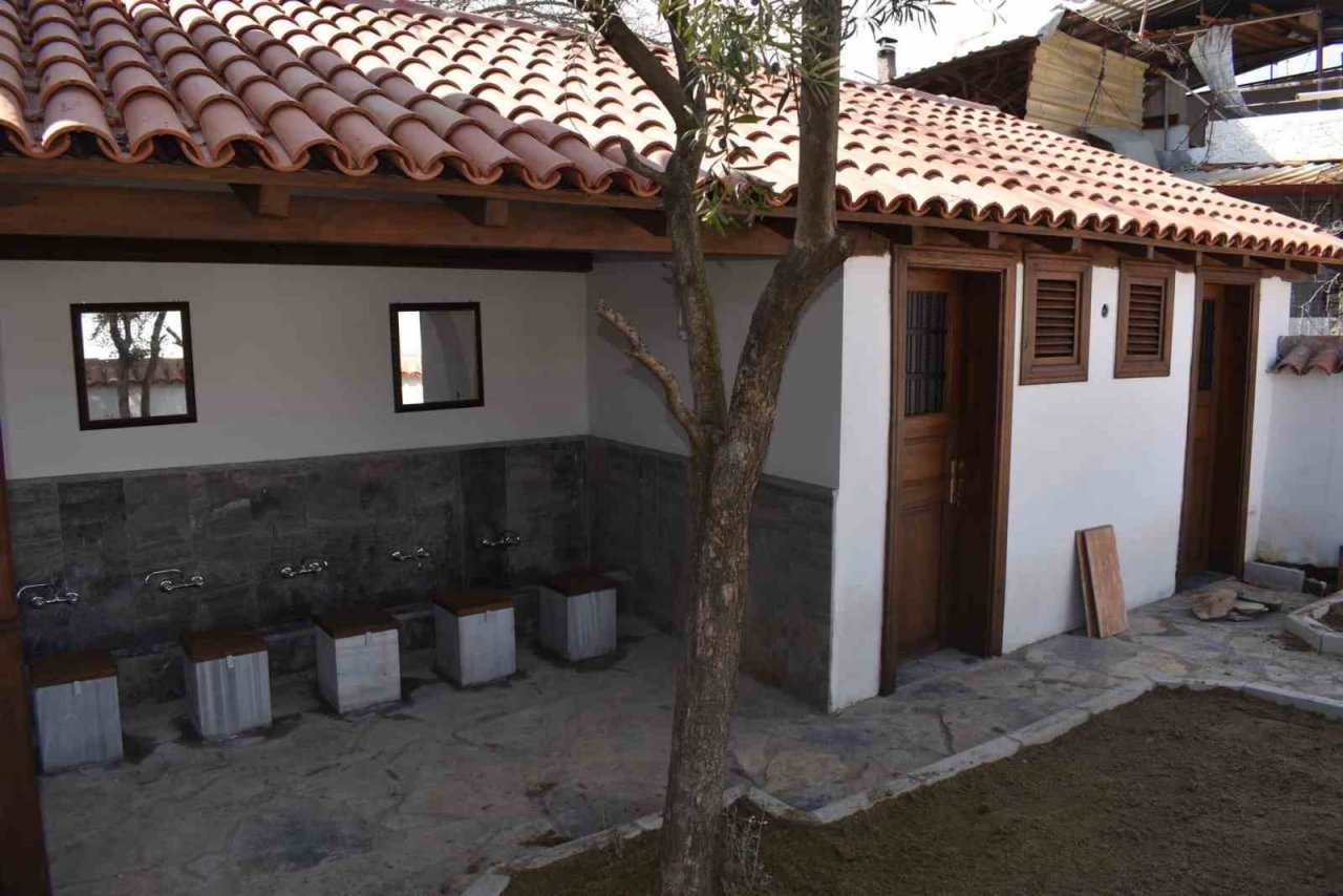 Karacasu’da Küçük Arık Camii’nin restorasyonu tamamlandı