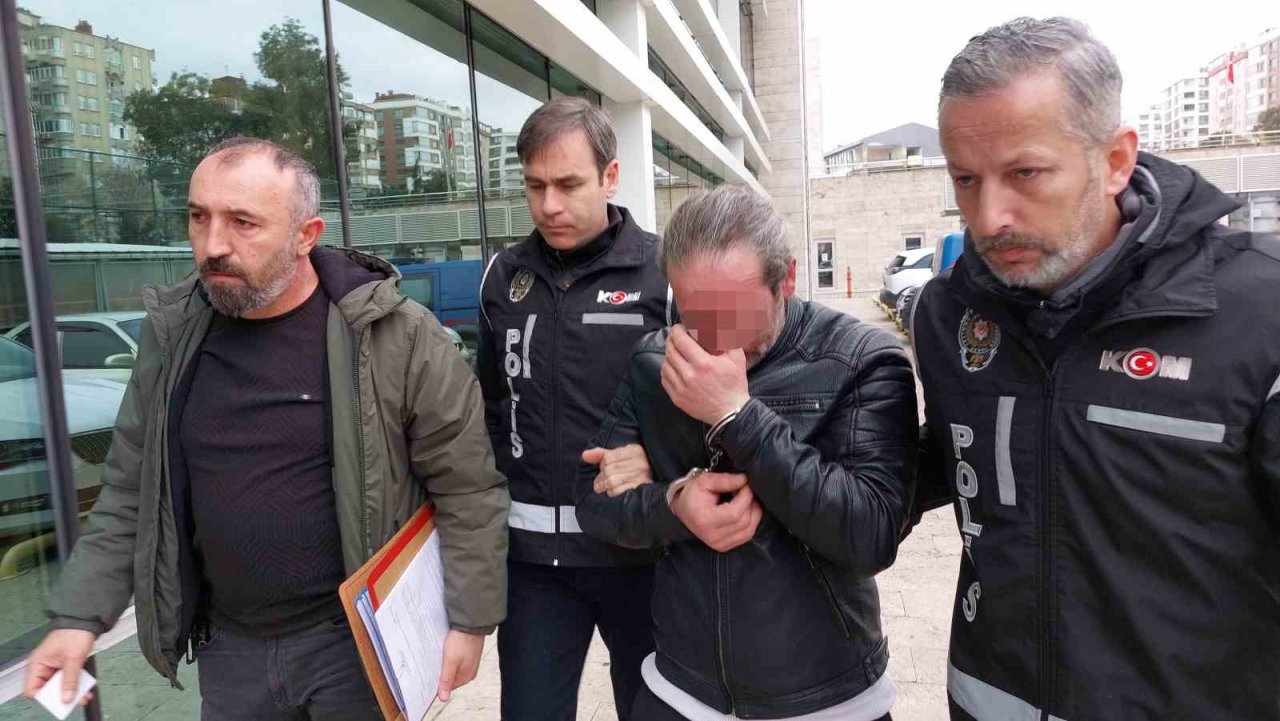 Samsun’da silah operasyonunda 1 Kalaşnikof ve 5 tabanca ele geçirildi: 2 gözaltı