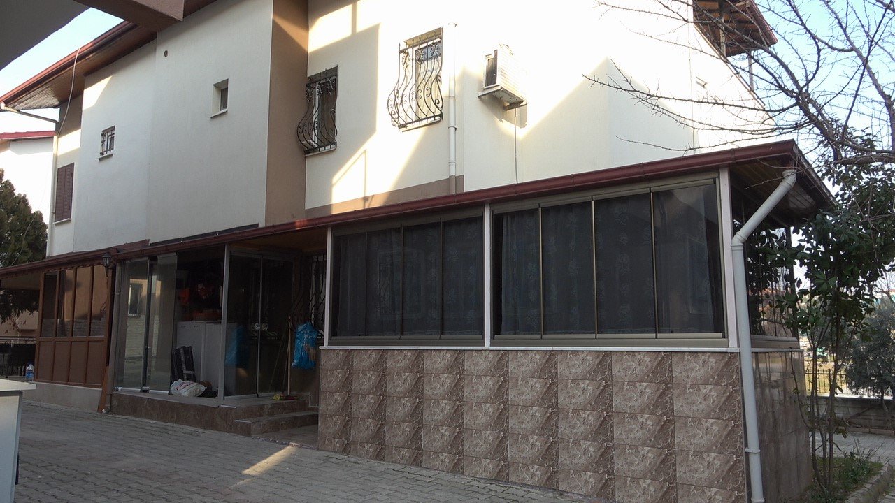 Ambulans şoförü babasını, başına ateş ederek öldürdü