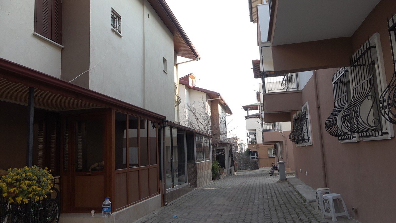 Ambulans şoförü babasını, başına ateş ederek öldürdü