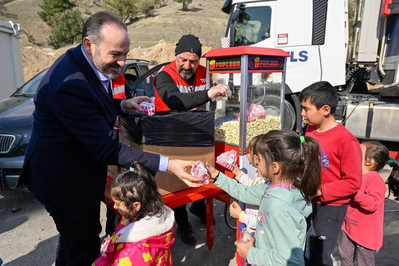 TRT’den Kahramanmaraş’taki depremzedelere moral ziyareti