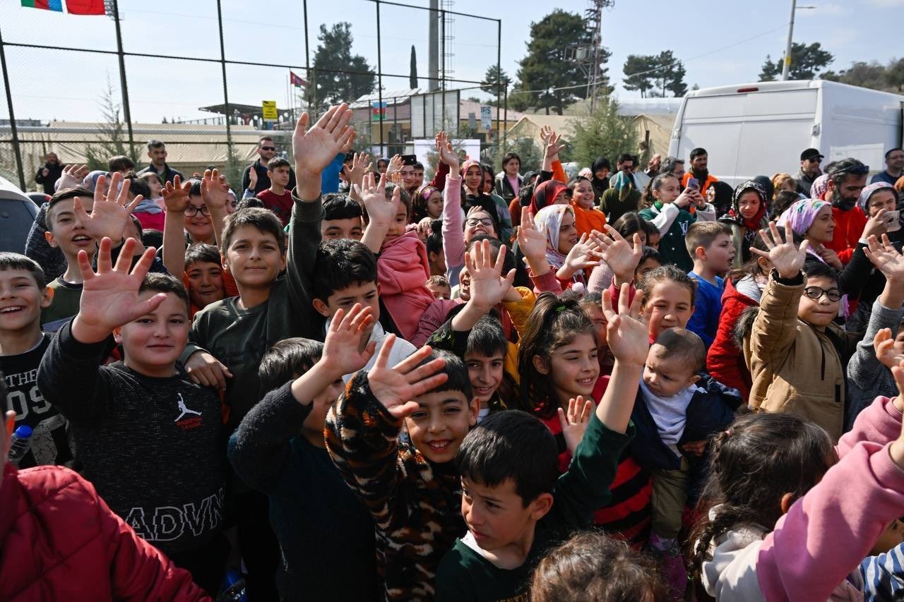 TRT’den Kahramanmaraş’taki depremzedelere moral ziyareti