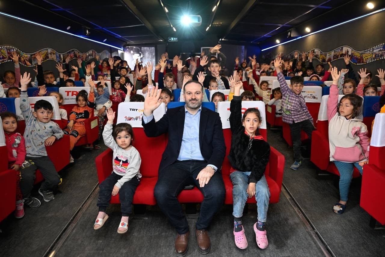 TRT’den Kahramanmaraş’taki depremzedelere moral ziyareti