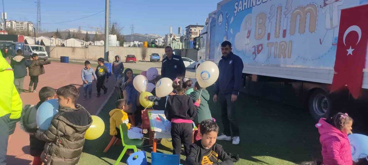 Depremzede çocuklar için bilim tırı ile Adıyaman’da