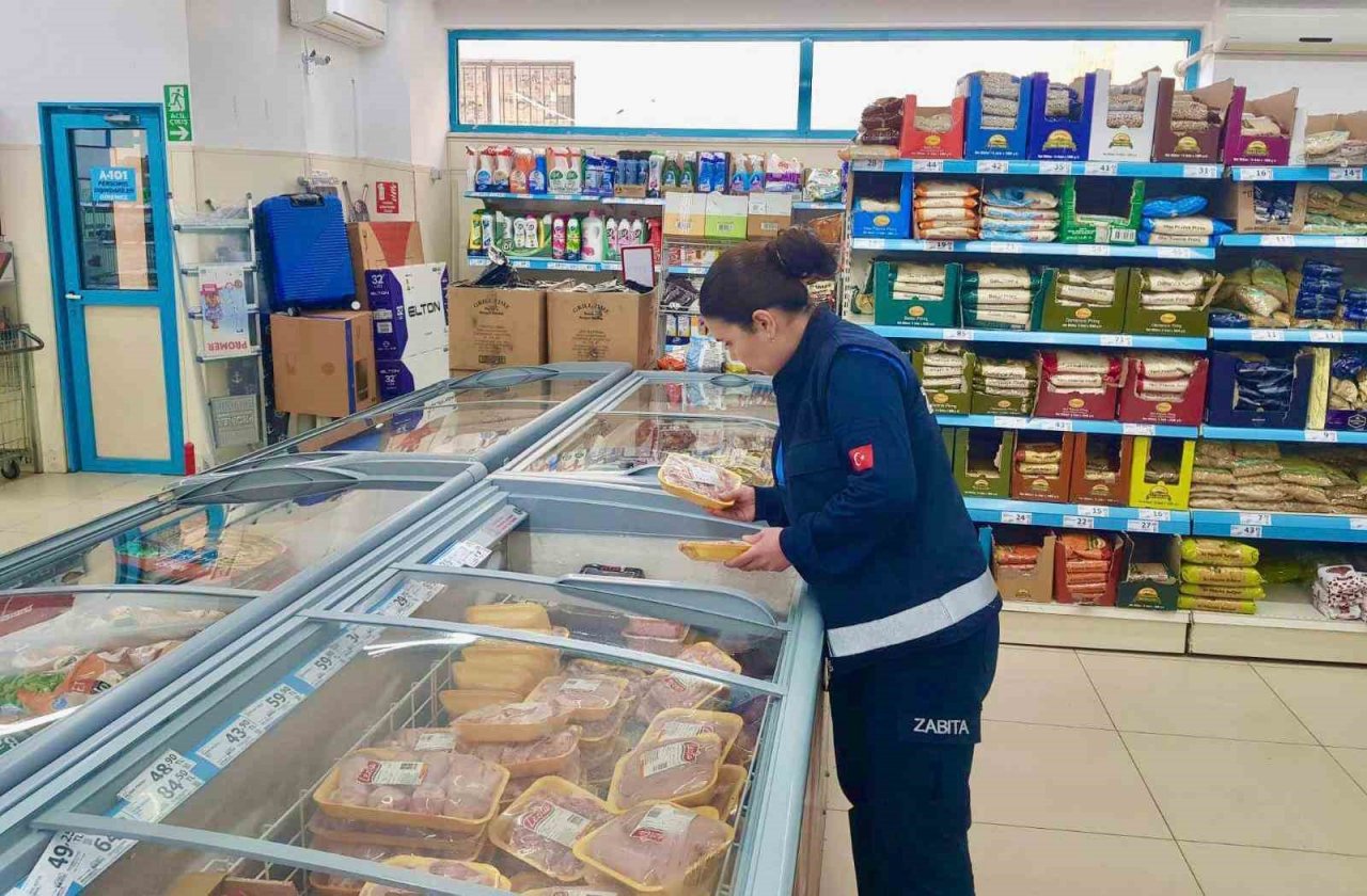 Didim’de zincir marketler denetleniyor