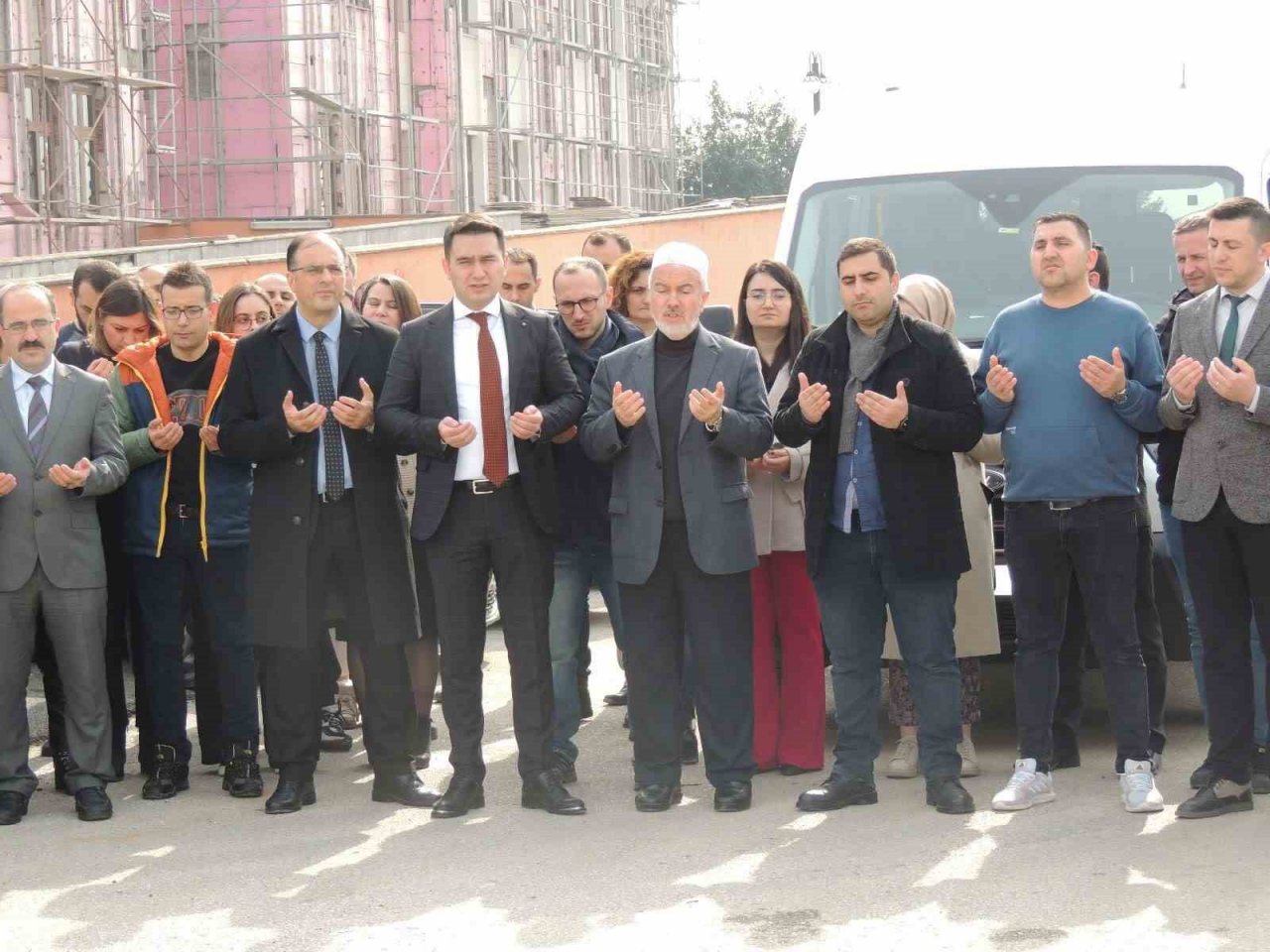 Düzce Adliyesi’nden gönüllü 15 personel İskenderun’a uğurlandı