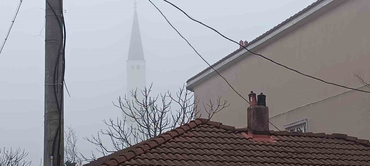 Düzce’de sis günlük yaşamı olumsuz etkiliyor