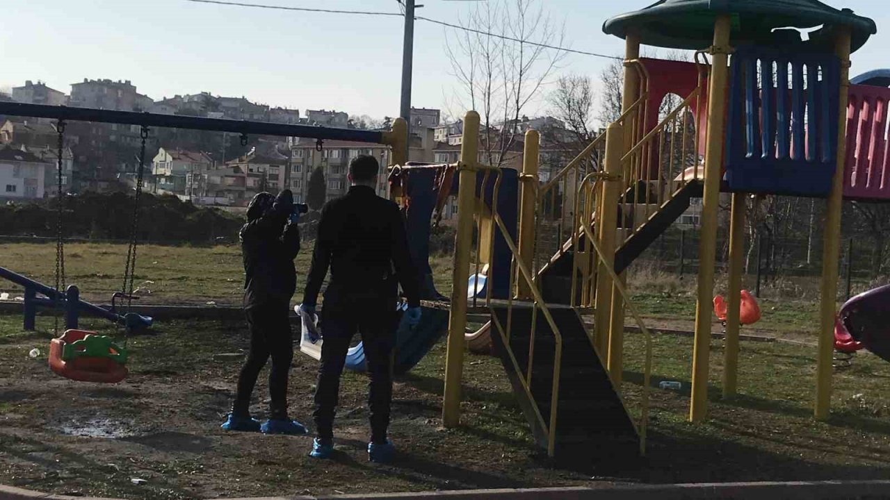 Çocuk parkı alevler içinde kaldı