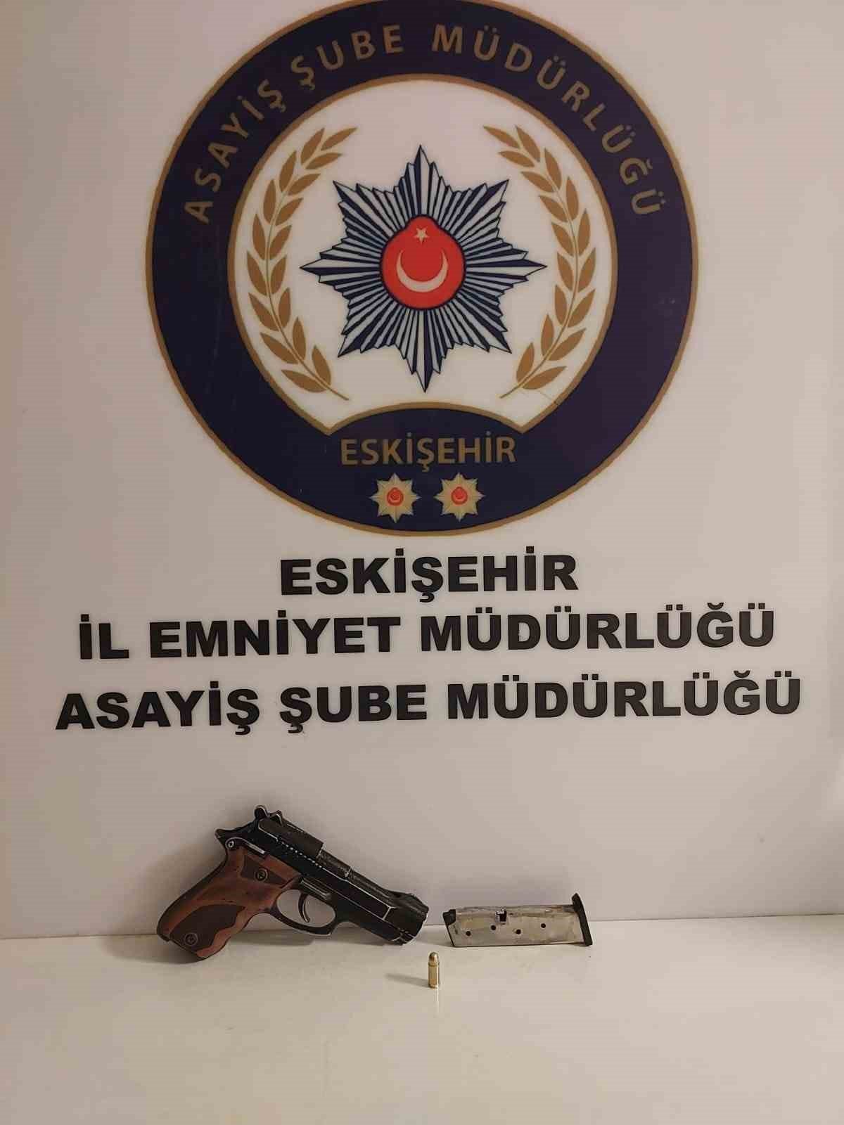 Aranması olan 16 kişi ve hapis cezası bulunan 4 şahıs yakalandı