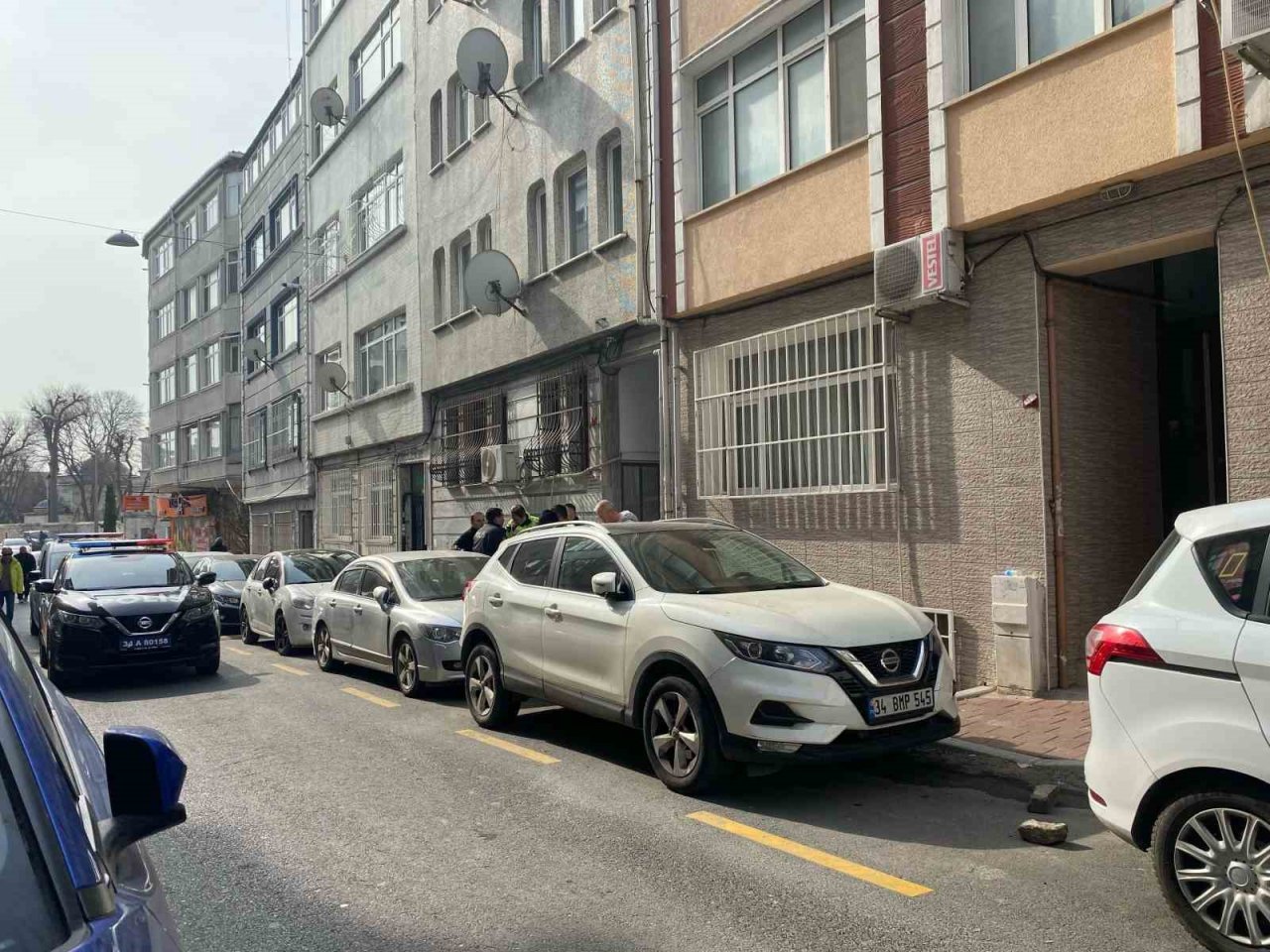 Fatih’te madde müptelâsı adam pompalı tüfekle dehşet saçtı:1 yaralı