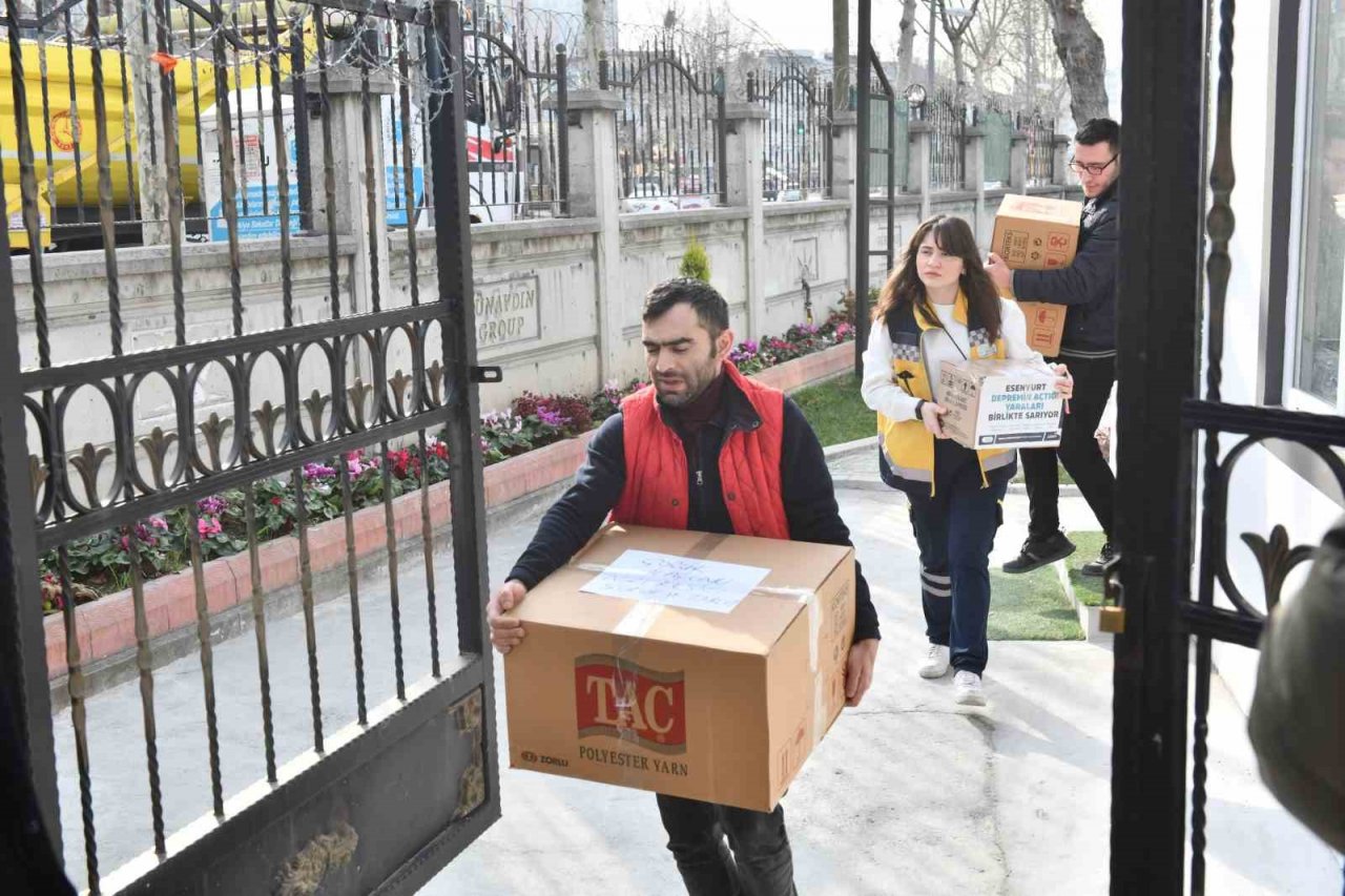 Deprem bölgesine ilaç ve medikal malzeme desteği sürüyor