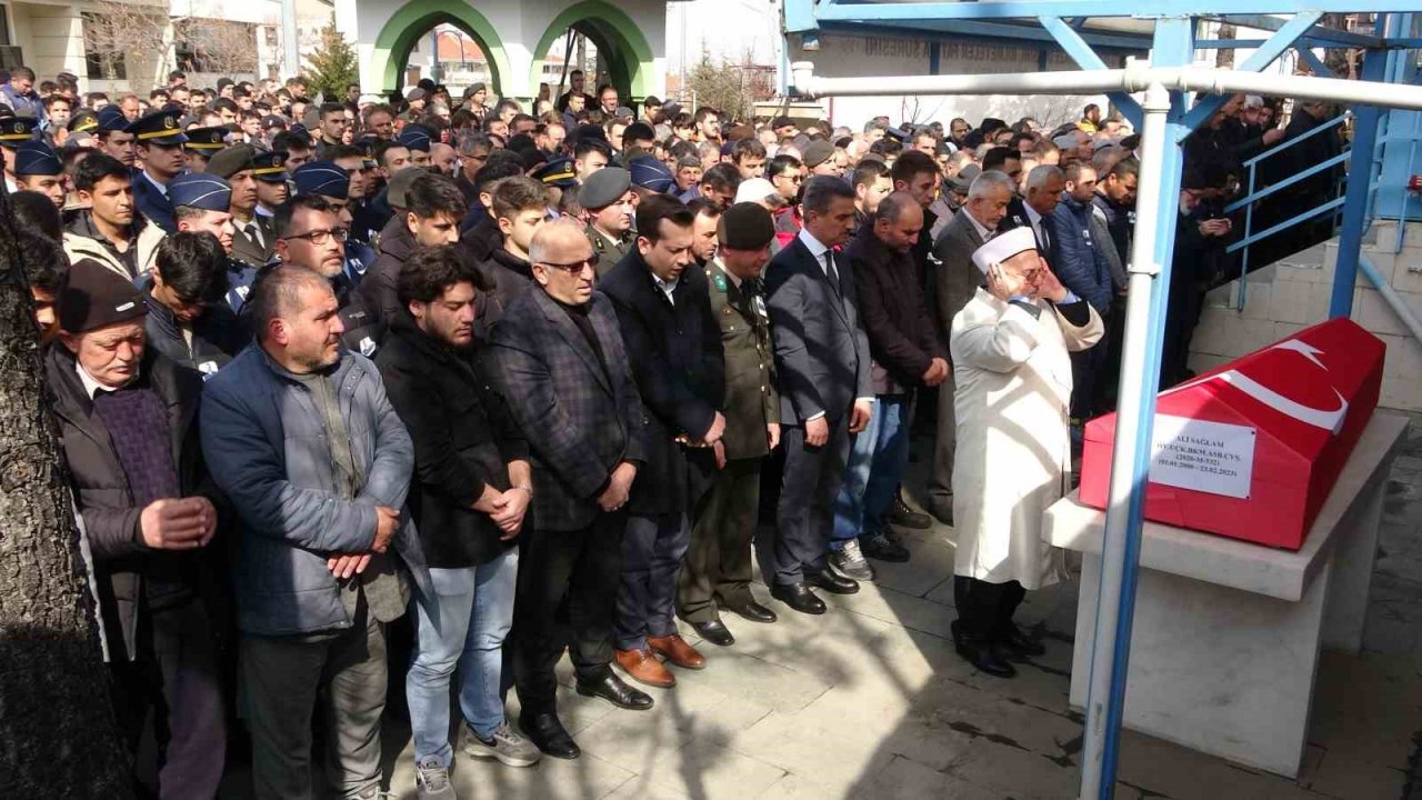 Kazada hayatını kaybeden astsubay çavuş Isparta’da toprağa verildi