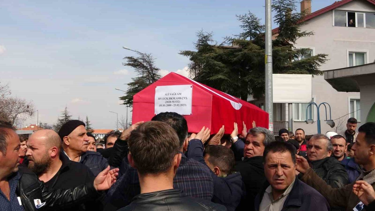 Kazada hayatını kaybeden astsubay çavuş Isparta’da toprağa verildi