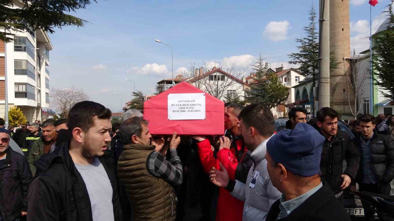 Kazada hayatını kaybeden astsubay çavuş Isparta’da toprağa verildi