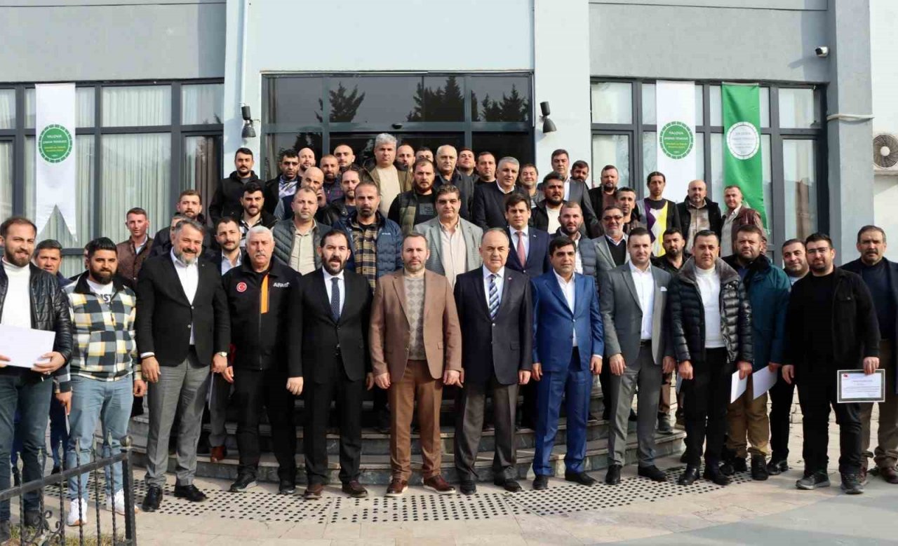 Depremzedelerin yardıma koşan iş makinesi operatörlerine teşekkür belgesi