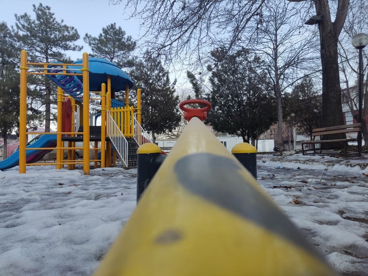 Depremden sonra parklar çocuksuz kaldı