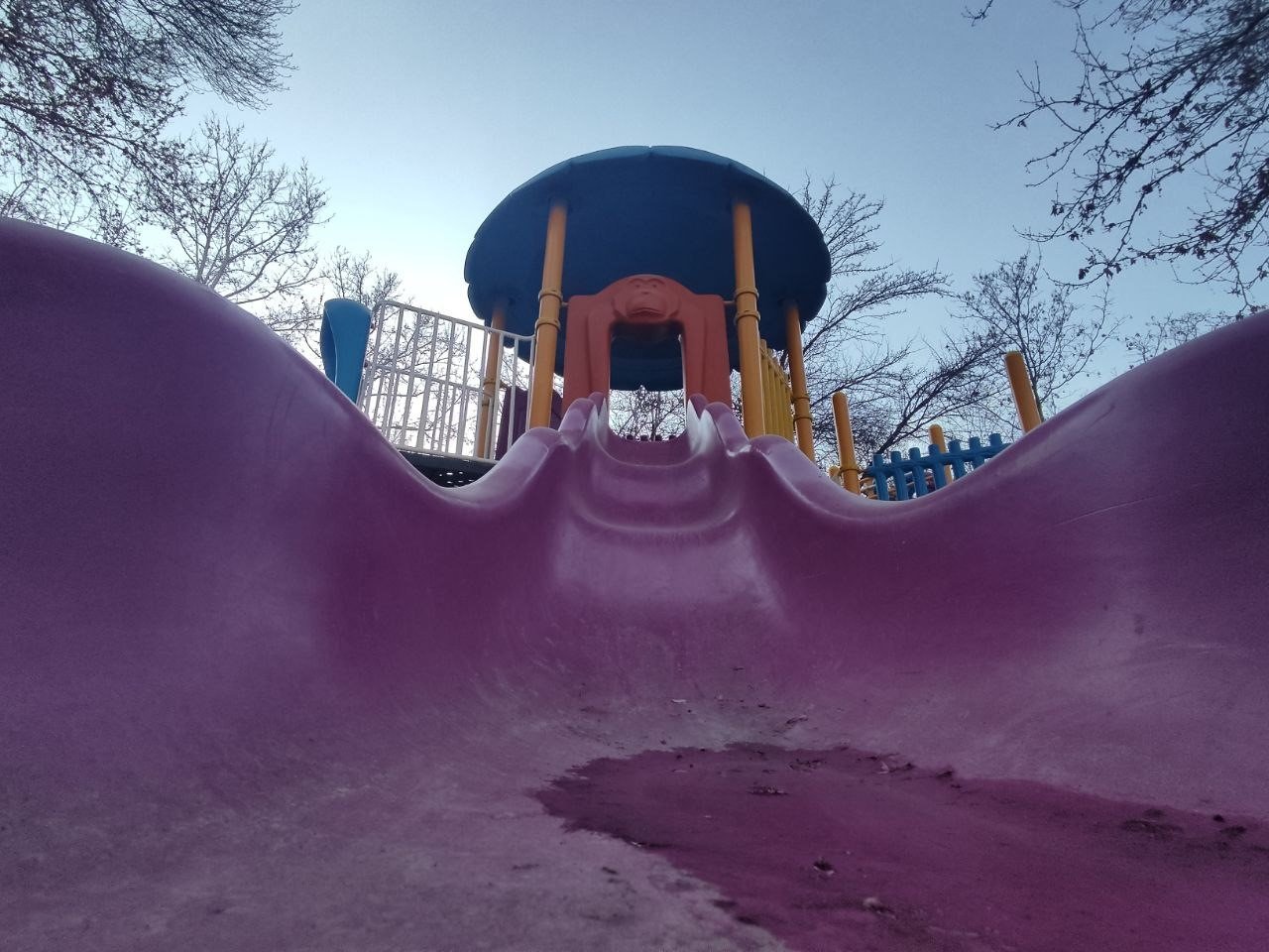 Depremden sonra parklar çocuksuz kaldı