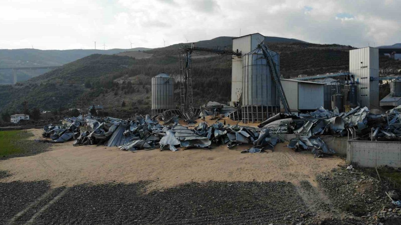 Asrın felakati dev siloları yerle bir etti