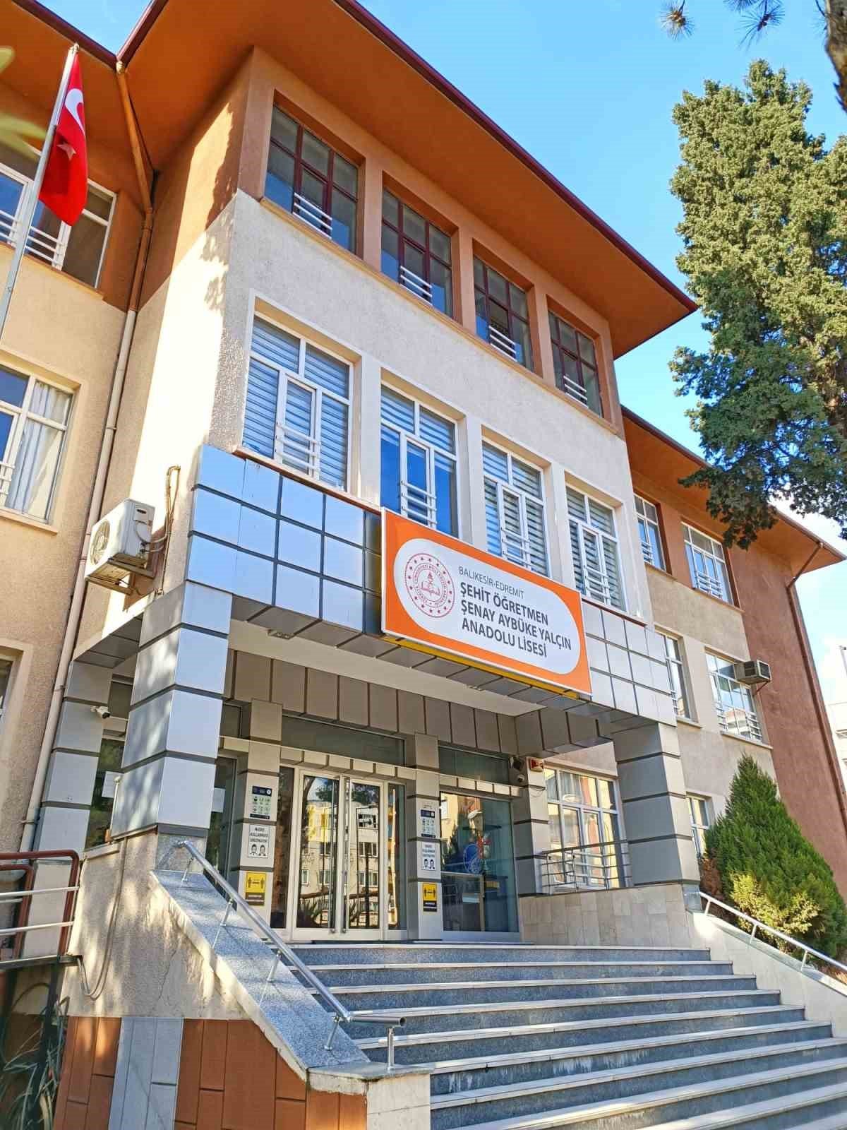 Edremit’te 3 Lise binası güçlendirme için tahliye edildi