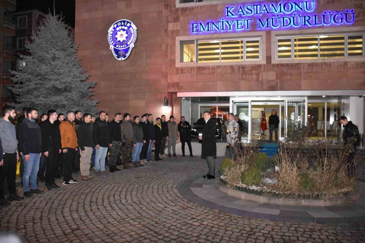 Kastamonu Emniyetinden deprem bölgesine 60 personel gönderildi