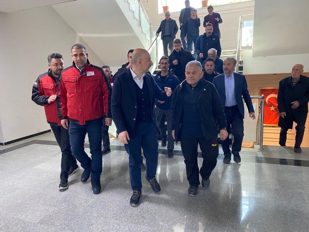 Büyükkılıç, Adıyaman’a destek ziyaretine bulundu, Bakan Karaismailoğlu ile görüştü