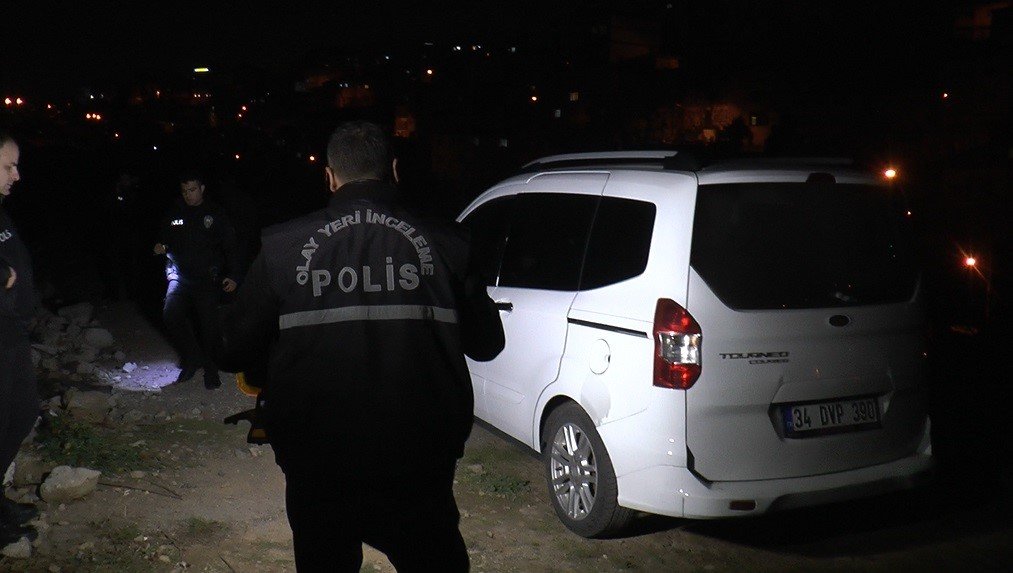 "Dur" ihtarına uymadı, polis memuruna çarpıp ağır yaraladı