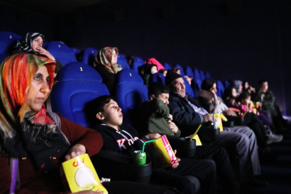 Kocasinan’da depremzede çocuklar, sinema keyfi yaşadı