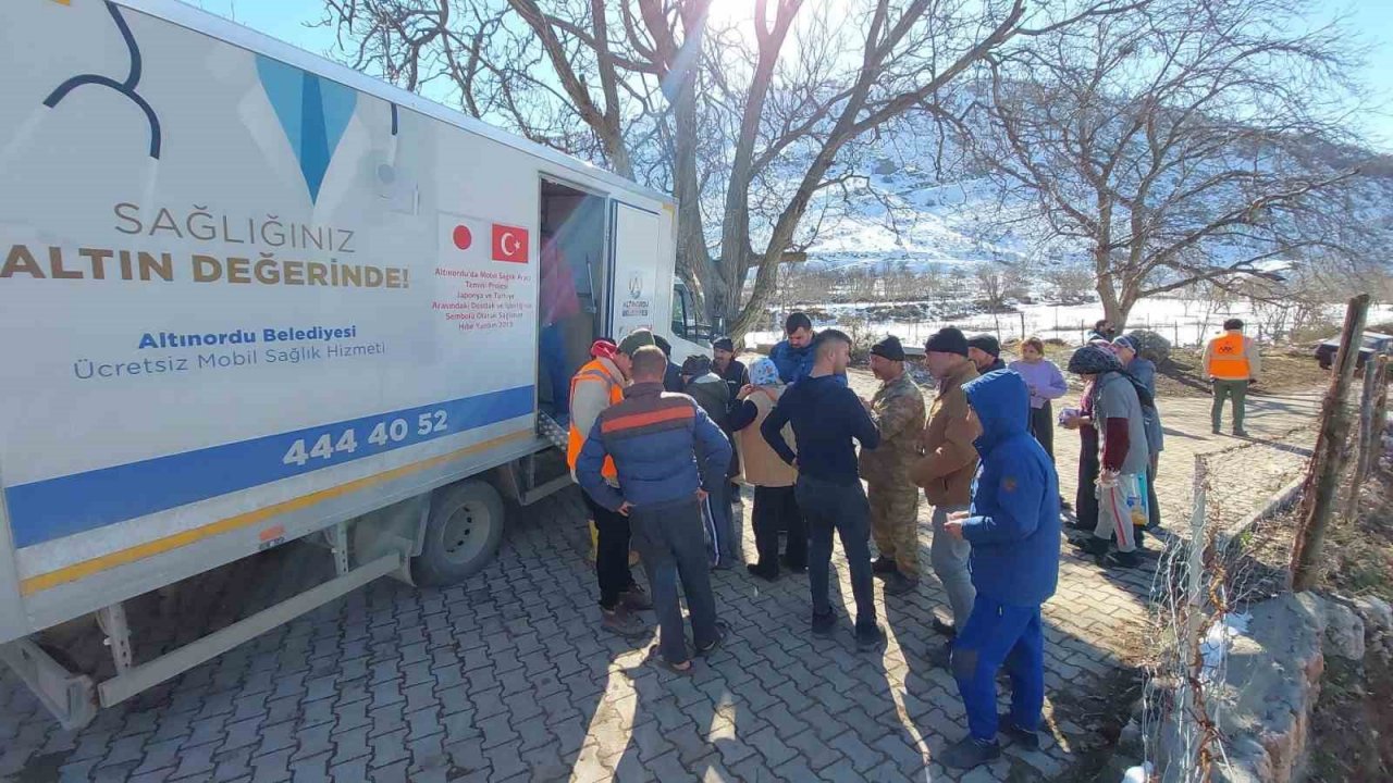 Başkan Tören: “Mobil sağlık ekibimiz, deprem bölgesinde önemli bir görev üstlendi”