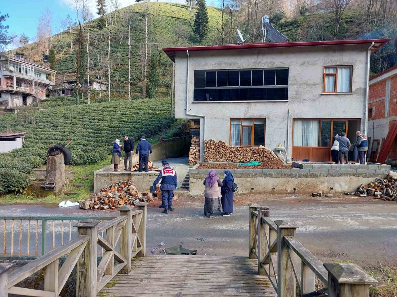 Sokak köpeklerinin saldırısı sonucu öldüğü iddia edilen şahsın ölüm nedeni otopsi sonrası belli olacak