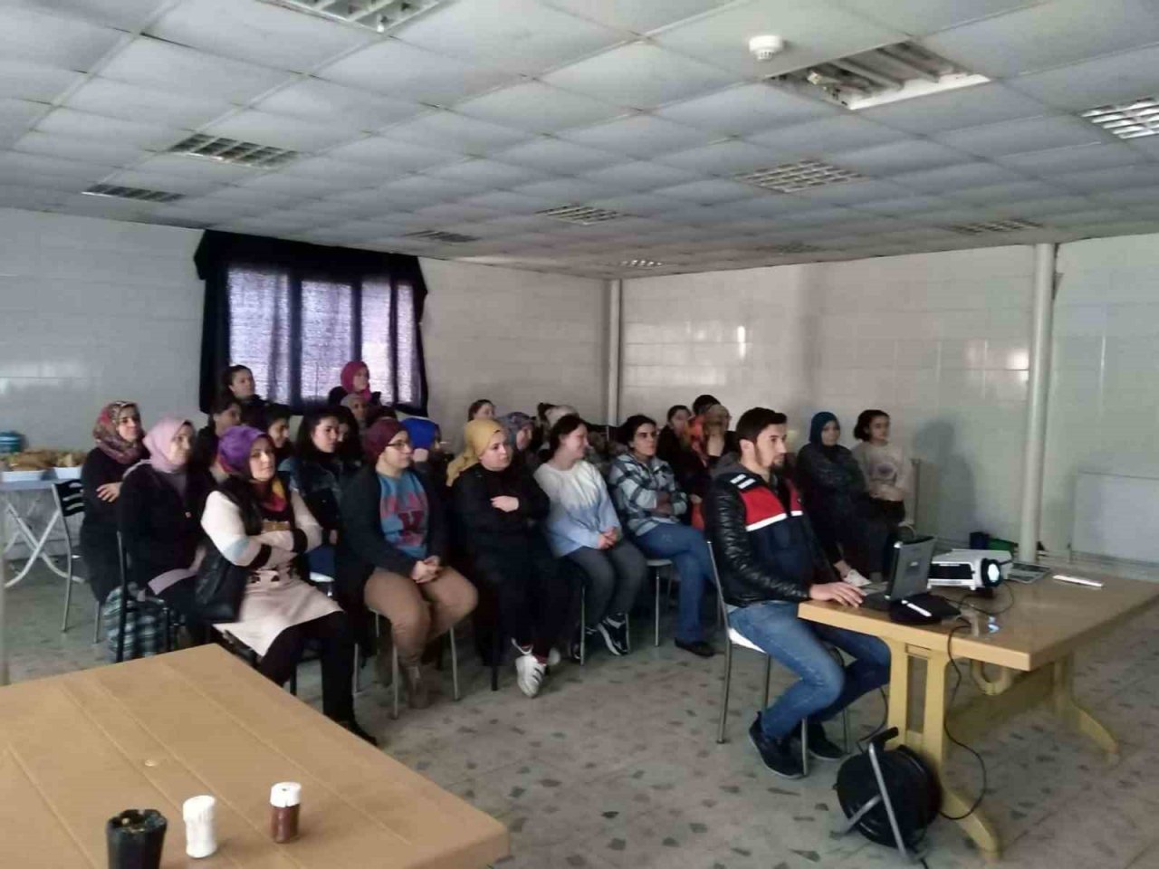 Sinop’ta “En İyi Narkotik Polisi Anne” eğitimi