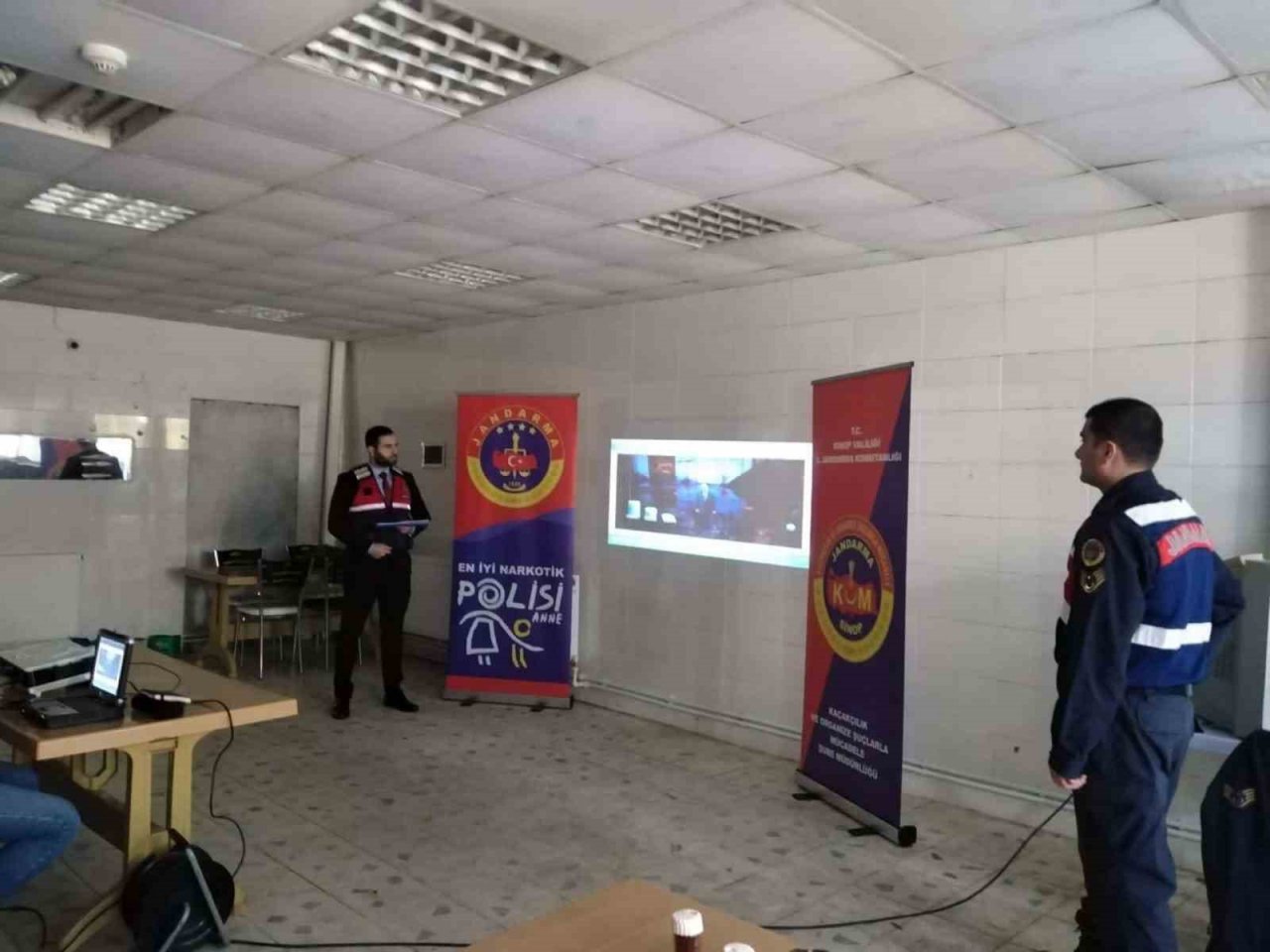 Sinop’ta “En İyi Narkotik Polisi Anne” eğitimi