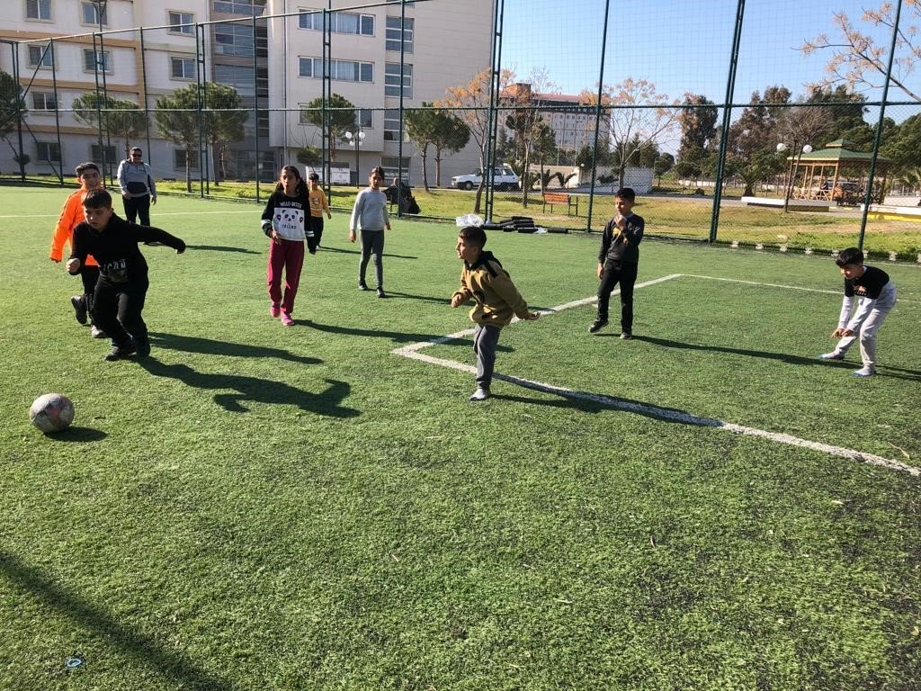 Aydın’daki yurtlarda kalan depremzede vatandaşlar güne spor ile başlıyor