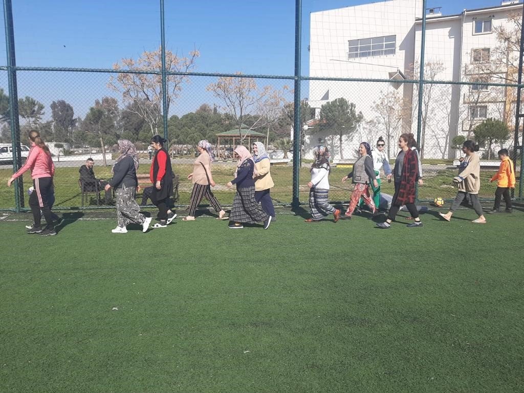 Aydın’daki yurtlarda kalan depremzede vatandaşlar güne spor ile başlıyor