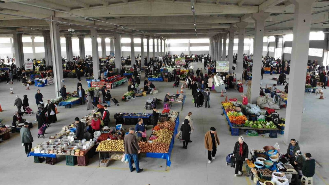 Lapseki’de kapalı pazaryeri açıldı