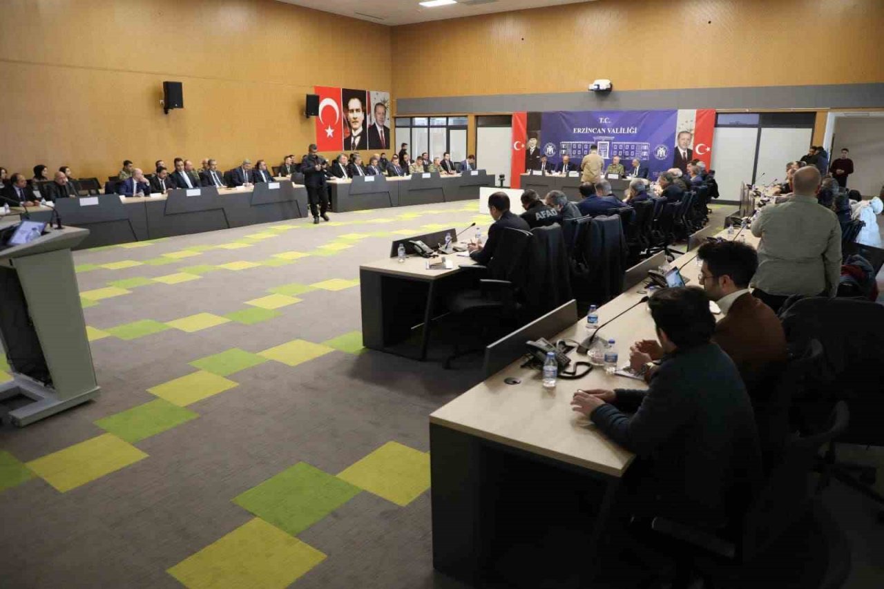 Deprem bölgesine gönderilen yardımlar ile ilgili toplantı yapıldı