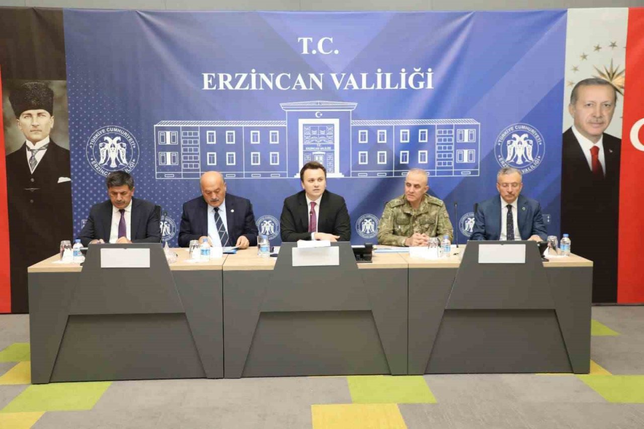 Deprem bölgesine gönderilen yardımlar ile ilgili toplantı yapıldı