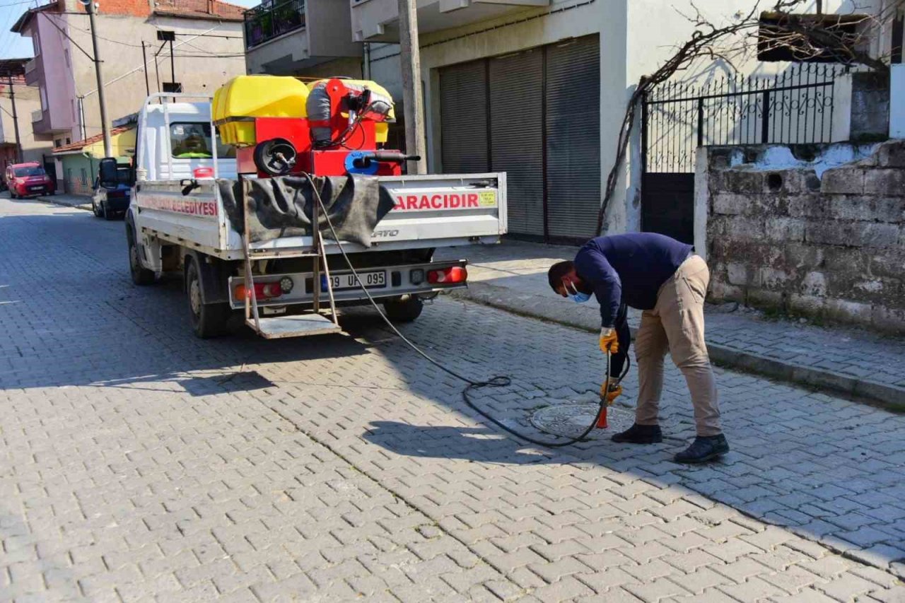 İncirliova Belediyesi ilaçlama çalışması başlattı