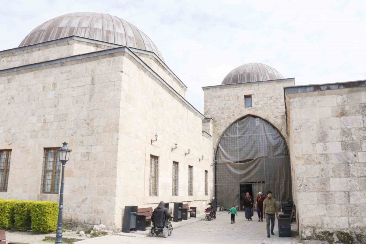 Mimar Sinan’ın 1574 yılında yaptığı külliye depremzedelere ev oldu